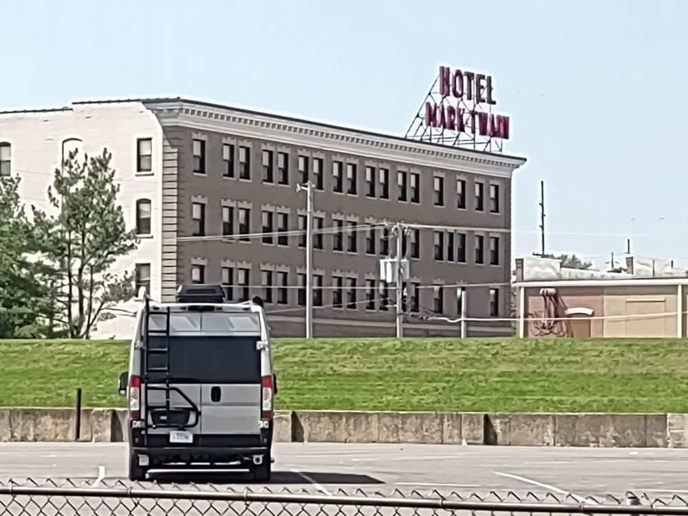 We parked on Missouri side of the Mississippi River and walked
